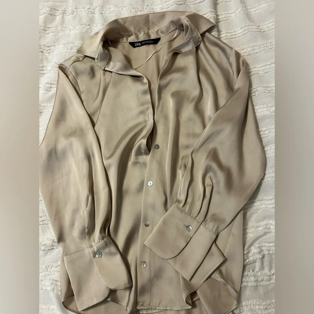 Zara button up - Picture 1 of 1